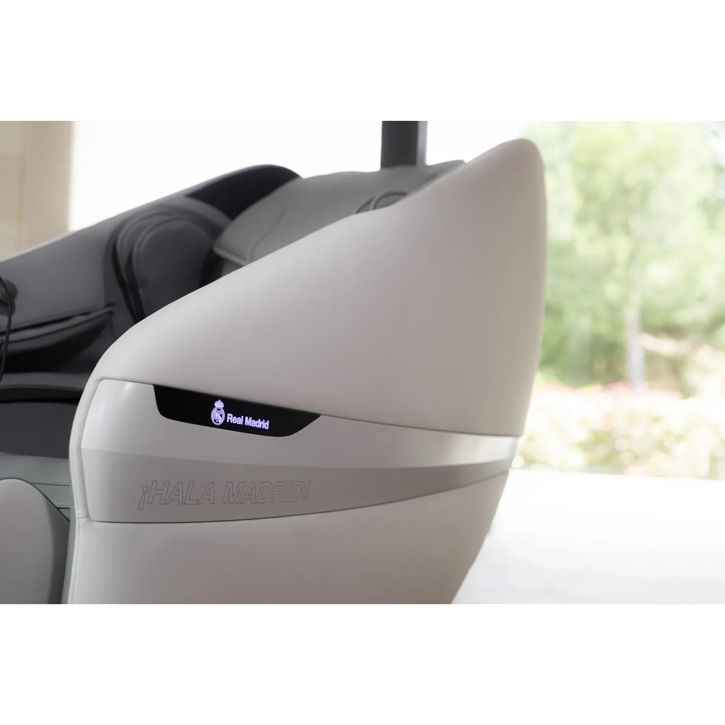 ELITE PRO Limited Edition 4D Massage Chair Official Real Madrid