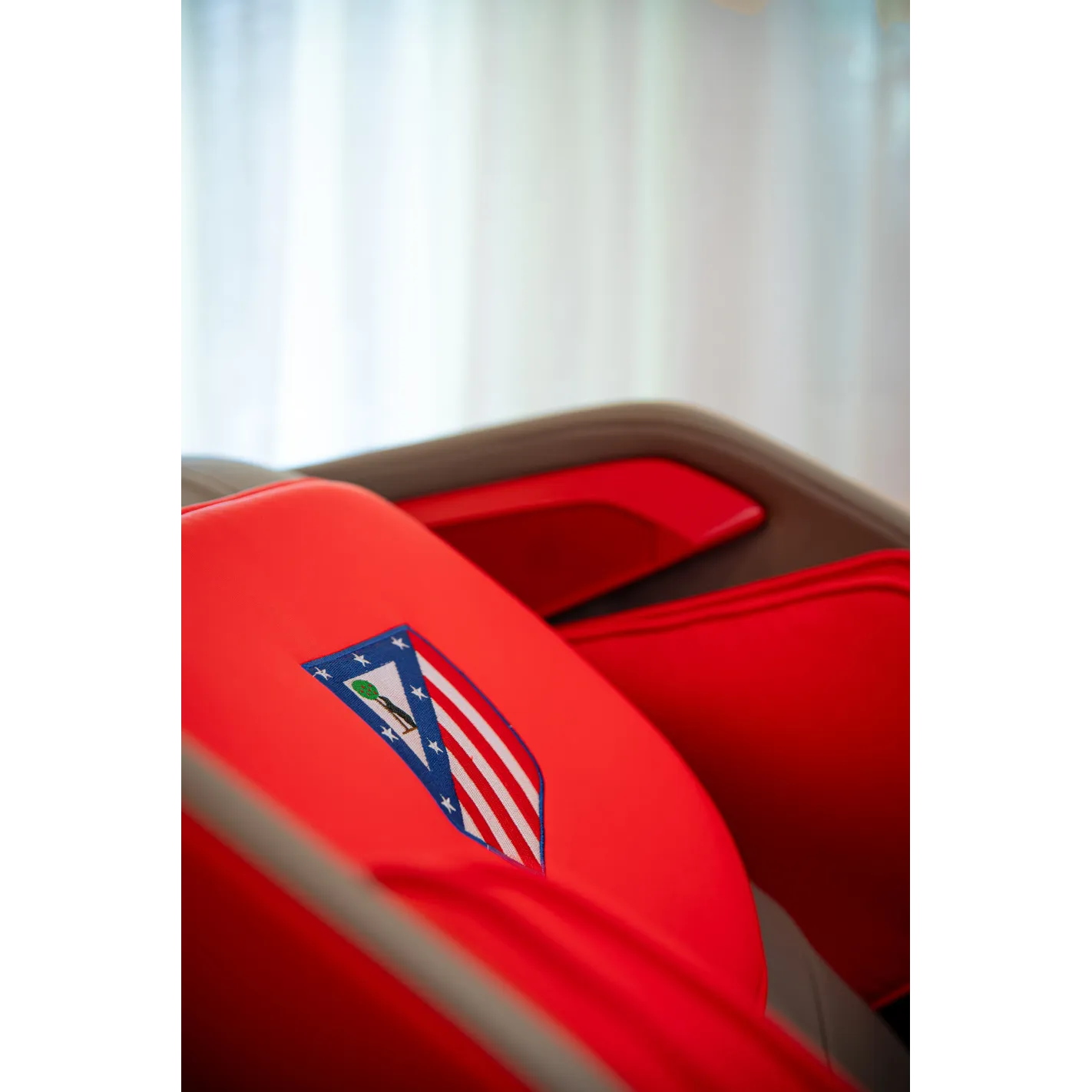BASIC ATLETI 3D massagestoel - Officieel product van Club ATLETICO MADRID