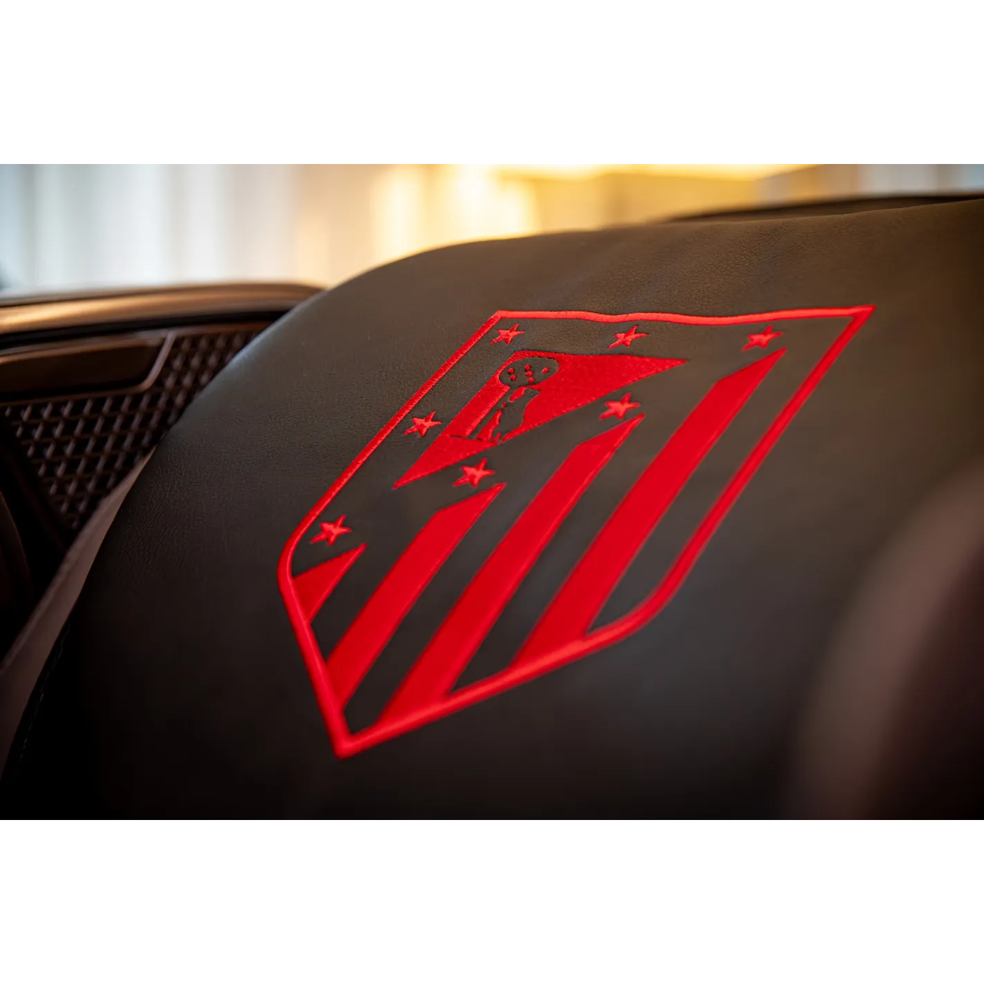 Poltrona de massagem DYNAMIC ATLETI 9D - Produto oficial do ATLETICO MADRID