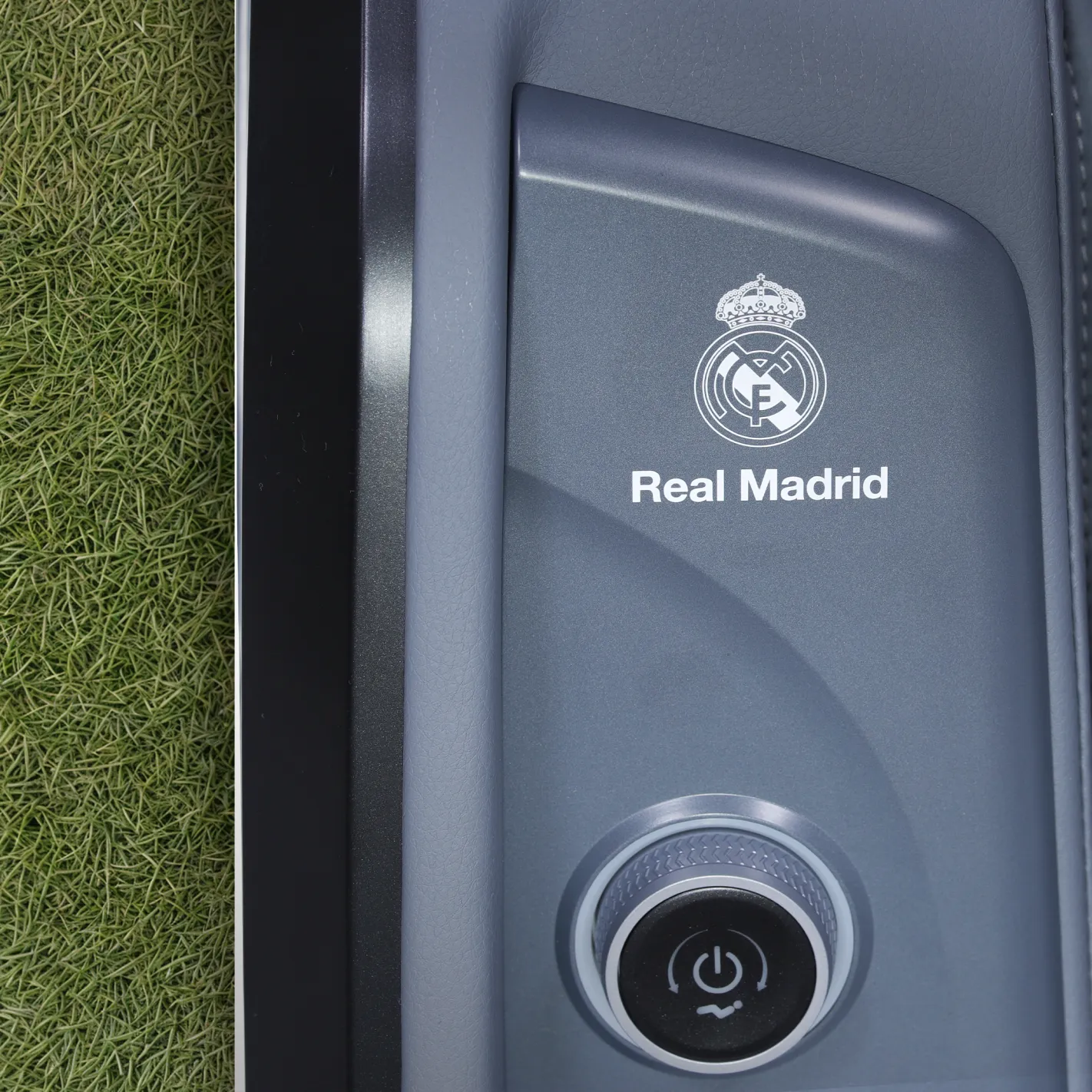 Fauteuil de massage LEGEND PRO 9D Limited Ed – Produit officiel REAL MADRID